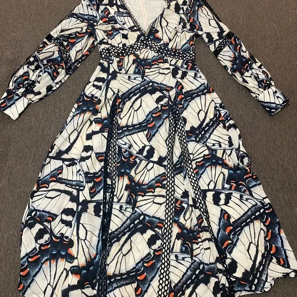 Karen Millen Black and White Butterfly Print Long Sleeve Dress - Picture 2 of 6